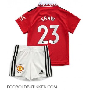 Manchester United Luke Shaw #23 Hjemmebanetrøje Børn 2022-23 Kortærmet (+ Korte bukser)